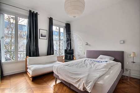 Bedroom Furnished apartment - 82m²  - 2 bedrooms - Oberkampf - Paris