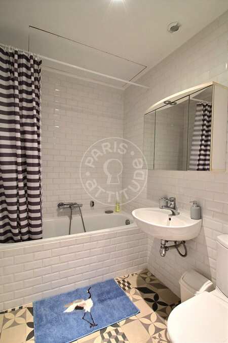 Salle de bain Duplex meublé - 50m²  - 1 chambre - Arc de Triomphe - Paris