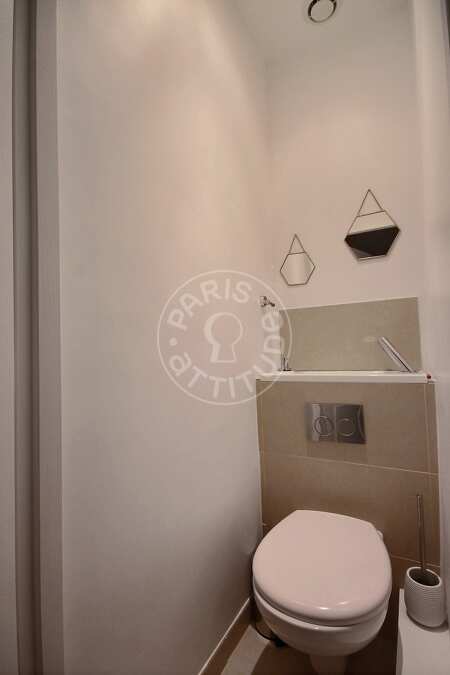 Toilettes Appartement meublé - 91m²  - 2 chambres - Poissonnière - Paris
