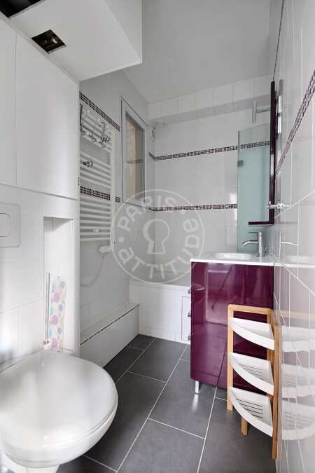 Bathroom Furnished studio - 27m²  - Guy Môquet - Paris