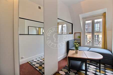 Salotto Mansardato arredato - 18m²  - Poissonnière - Parigi