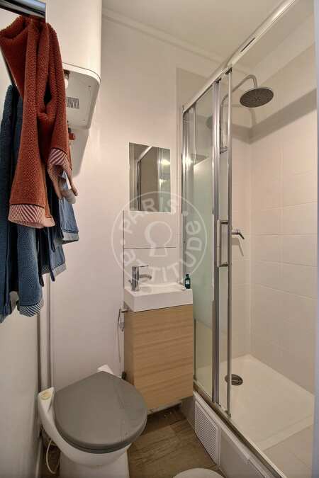 Bagno Mansardato arredato - 18m²  - Poissonnière - Parigi