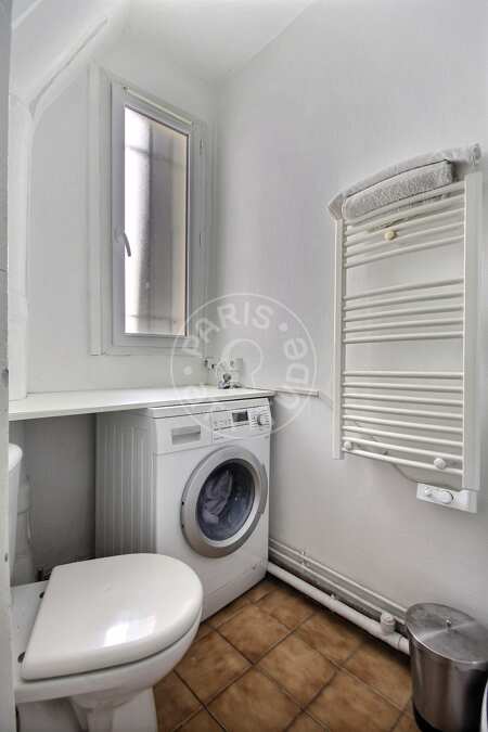 Salle de bain Studio meublé - 19m²  - Sacré-Cœur - Paris