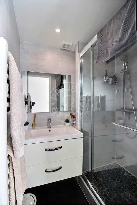 Casa de banho Duplex mobilado - 42m²  - 1 quarto - Saint-Paul - Paris