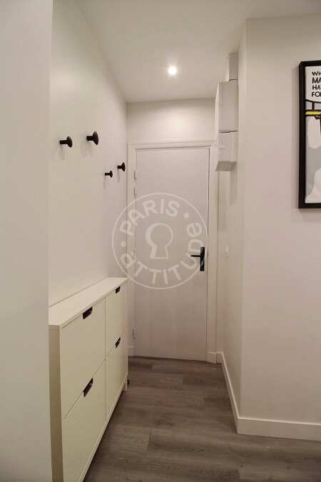 Entrée Studio meublé - 20m²  - Triangle d'Or - Paris