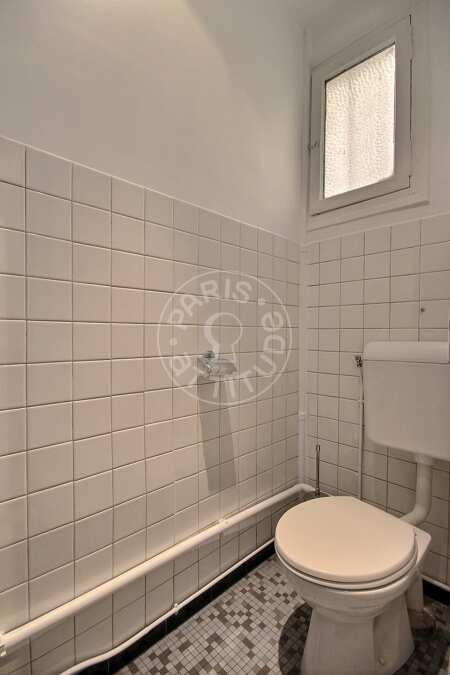 Toilet Furnished apartment - 80m²  - 2 bedrooms - Temple - Paris