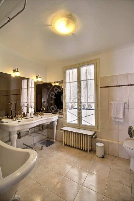 Bathroom Furnished apartment - 103m²  - 2 bedrooms - Place Vendôme - Paris