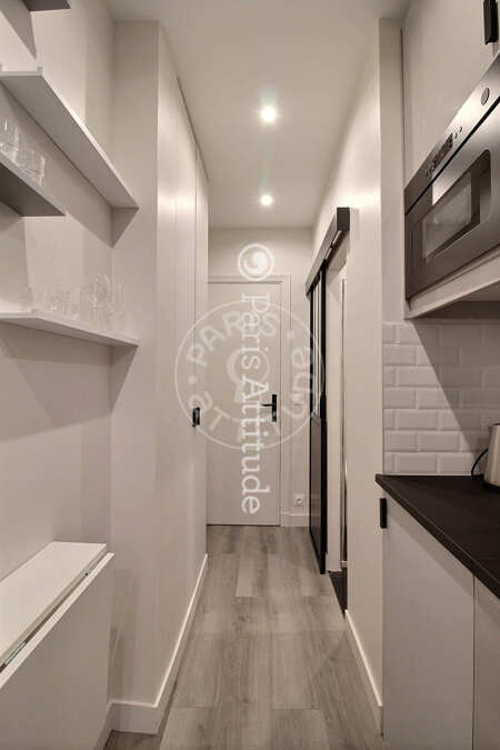 Entrance Furnished studio - 13m²  - Triangle d'Or - Paris