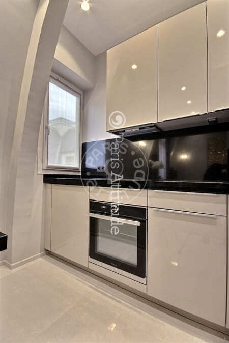 Cuisine Studio alcove meublé - 39m²  - Champs-Elysées - Paris