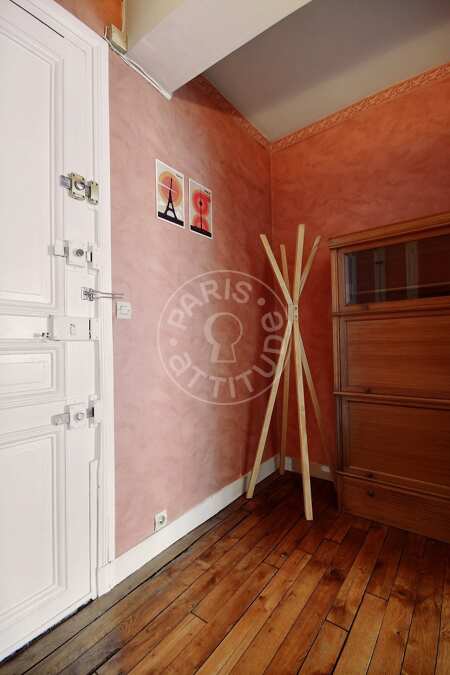 Entrance Furnished apartment - 51m²  - 1 bedroom - Montmartre / Place des Abbesses - Paris