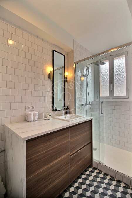 Baño Estudio amueblado - 30m²  - Poissonnière - París