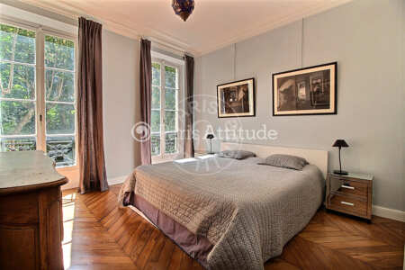 Bedroom Furnished apartment - 87m²  - 2 bedrooms - Moulin Rouge / Pigalle - Paris