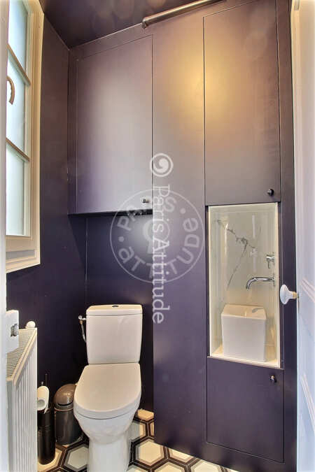 Toilet Furnished apartment - 87m²  - 2 bedrooms - Moulin Rouge / Pigalle - Paris
