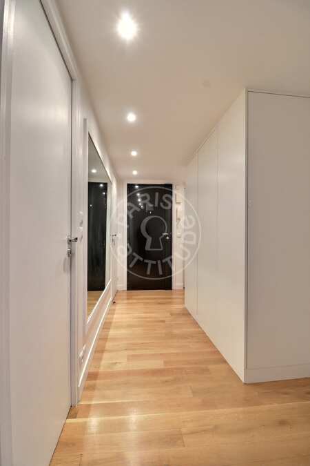 Entrance Furnished apartment - 105m²  - 3 bedrooms - Place des Vosges - Paris