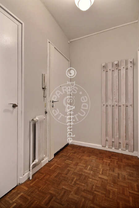 Entrée Studio meublé - 35m²  - Montmartre / Place des Abbesses - Paris