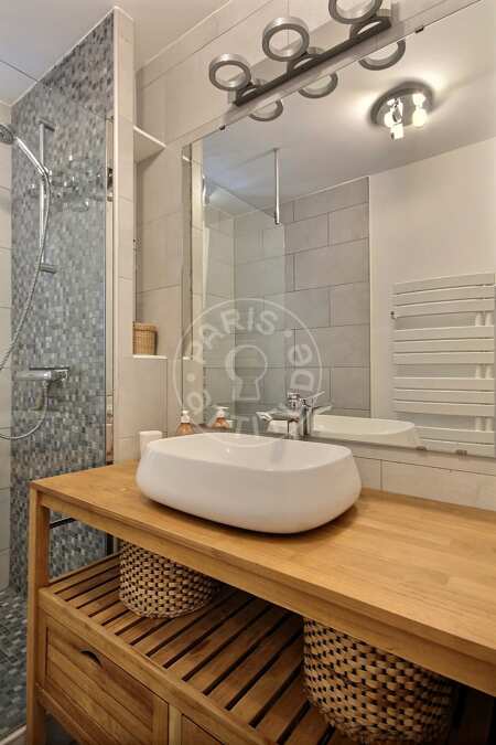 Bathroom Furnished apartment - 70m²  - 2 bedrooms - Oberkampf - Paris