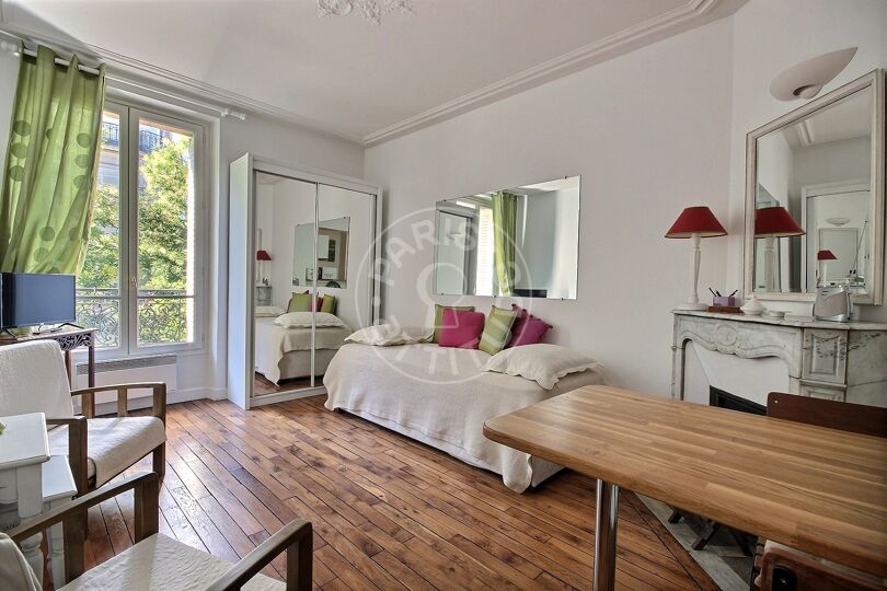 Furnished studio - Paris 75018 - 14100