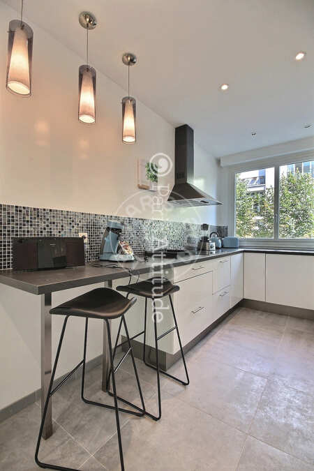 Cuisine Appartement meublé - 93m² - 3 chambres - Neuilly-sur-Seine