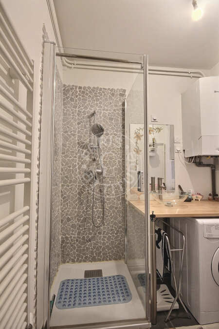 Casa de banho Apartamento mobilado - 39m²  - 1 quarto - Place de Clichy - Paris