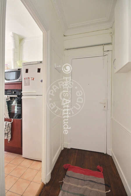 Entrance Furnished studio alcove - 38m² - Commerce - Paris