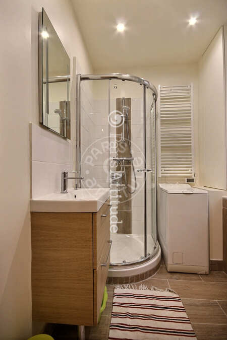 Bathroom Furnished apartment - 38m²  - 1 bedroom - Buttes-Chaumont - Paris