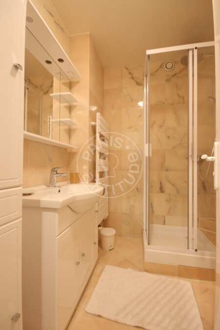 Salle de bain Studio alcove meublé - 31m²  - Arc de Triomphe - Paris