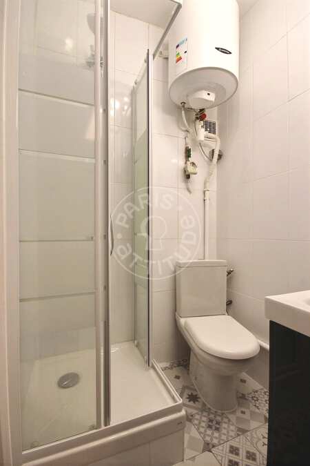 Salle de bain Studio meublé - 15m²  - Canal de l'Ourcq - Paris