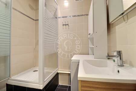 Bathroom Furnished apartment - 38m²  - 1 bedroom - Porte de Saint-Cloud - Paris