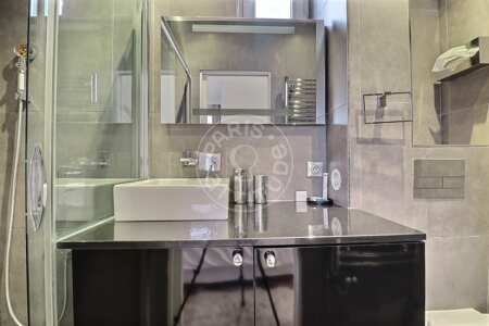 Salle de bain Appartement meublé - 30m²  - 1 chambre - Place Vendôme - Paris