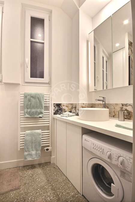 Salle de bain Appartement meublé - 26m²  - 1 chambre - Commerce - Paris