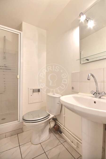 Salle de bain Studio alcove meublé - 26m²  - Faubourg Saint-Martin - Paris