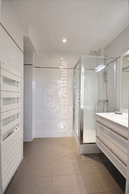 Casa de banho Studio mobilado - 37m²  - Miromesnil - Paris