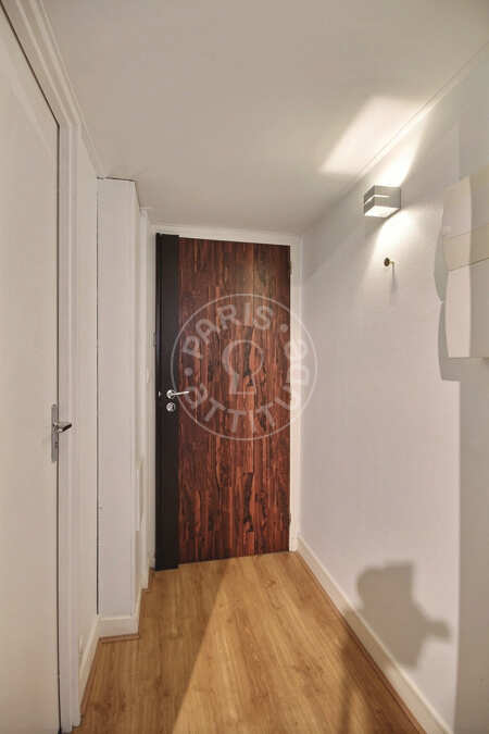 Entrée Studio meublé - 27m²  - Parc André Citroën - Paris