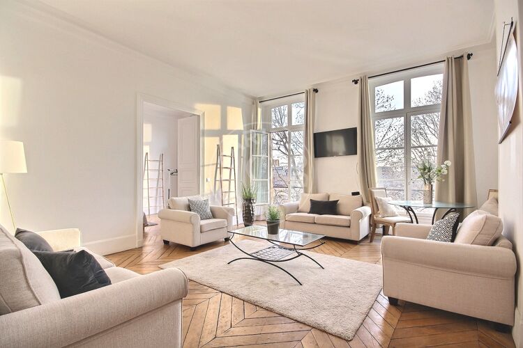 Living room - Furnished 4 bedrooms - Paris 75001 - 14209