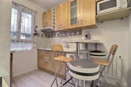 Cuisine Studio meublé - 17m²  - Oberkampf - Paris