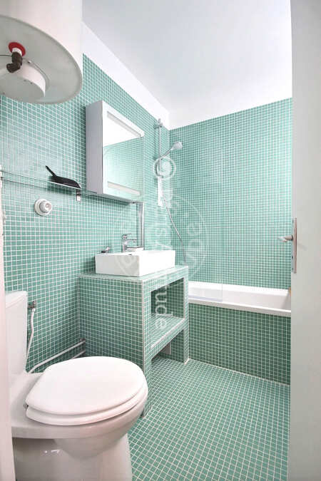 Bathroom Furnished apartment - 30m²  - 1 bedroom - Marx Dormoy - Paris