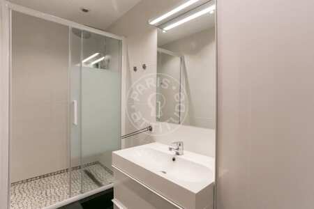Casa de banho Apartamento mobilado - 53m²  - 2 quartos - Notre-Dame de Lorette - Paris