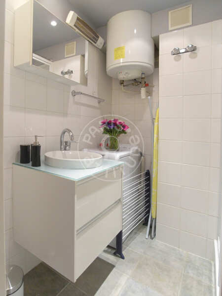 Casa de banho Quitinete mobilado - 18m²  - Temple - Paris