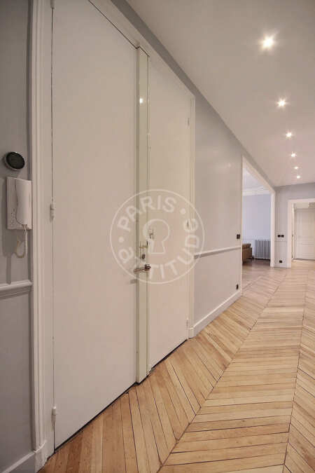 Entrada Apartamento mobilado - 112m²  - 2 quartos - Notre-Dame de Lorette - Paris