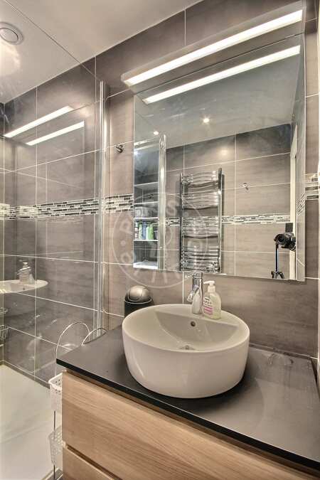 Casa de banho Apartamento mobilado - 34m²  - 1 quarto - Courbevoie