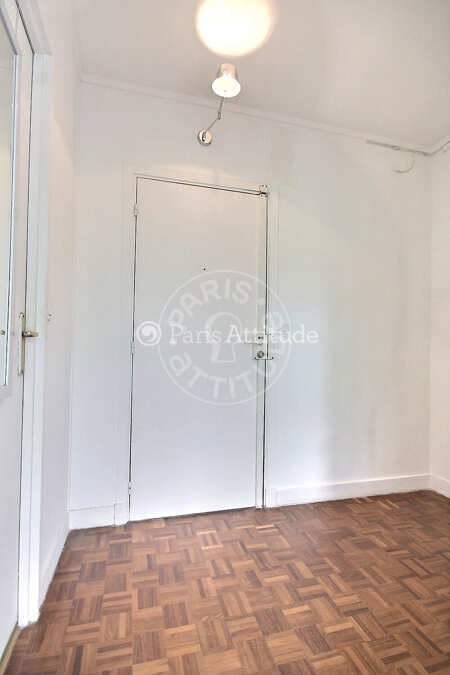 Entrance Furnished apartment - 36m² - 1 bedroom - Porte de Saint-Cloud - Paris