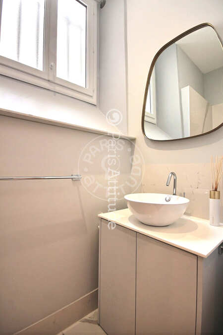 Bathroom Furnished studio - 45m² - Saint-Germain - Paris