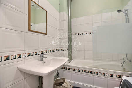 Bathroom Furnished apartment - 44m²  - 2 bedrooms - Bibliothèque François Mitterrand - Paris
