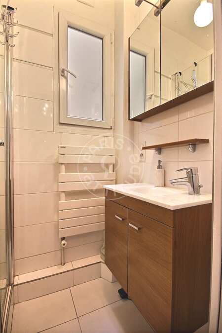 Badezimmer Möblierte wohnung - 57m²  - 2 Zimmer - Jules Joffrin - Mairie du 18ème - Paris