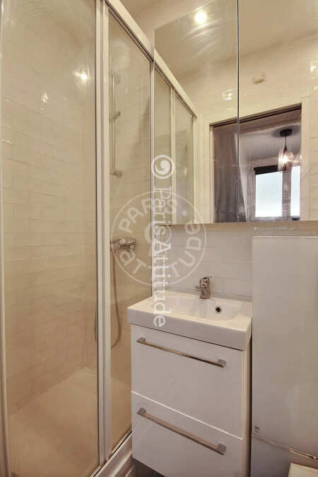 Bathroom Furnished studio alcove - 17m²  - Trocadéro - Paris