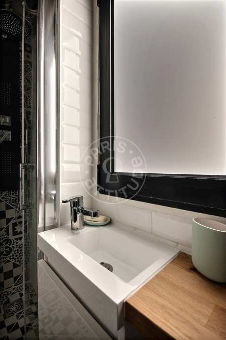 Salle de bain Studio alcove meublé - 26m²  - Guy Môquet - Paris