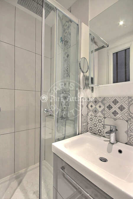 Bathroom Furnished apartment - 33m²  - 1 bedroom - Charonne - Paris