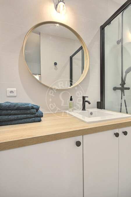 Bagno Mansardato arredato - 22m²  - Tour Eiffel - Parigi