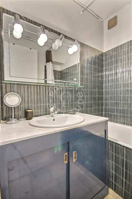 Salle de bain Appartement meublé - 60m²  - 1 chambre - Oberkampf - Paris