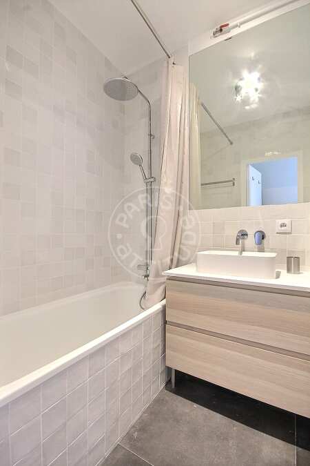 Bagno Mansardato arredato - 28m²  - Montorgueil - Parigi